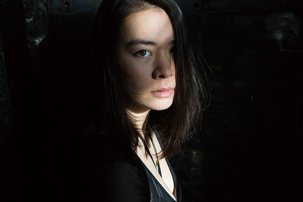 NY在住の日系SSWミツキ(Mitski)、綺麗事よりもリアルな感情を優先したオルタナティブで生々しいサウンドが響く新作『Puberty 2』を語る