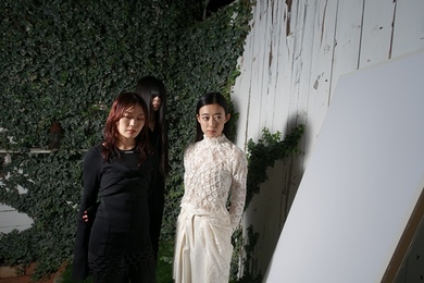 羊文学がNO MUSIC, NO LIFE.ポスターに登場、撮影レポートをお