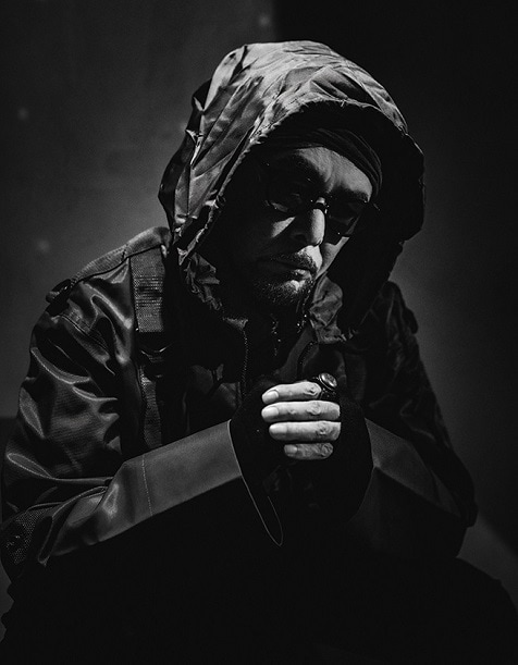 DJ KRUSH『TRICKSTER』孤高の探求者が多様な刺激を反映したダークな