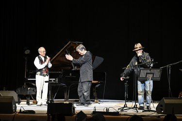 新主流派 以降の 現代 ジャズ 技法 3 アドリブ 山下邦彦 菊地成孔 教則 本 はじめてのジャズはネット検索から。菊地成孔の考える、YouTube的