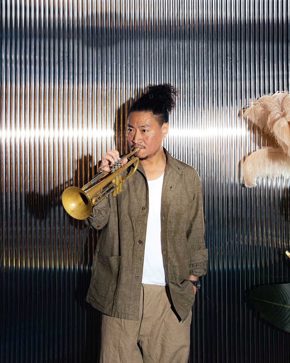 黒田卓也は毎日音楽に真剣に向き合っている。最もタイトなバンド