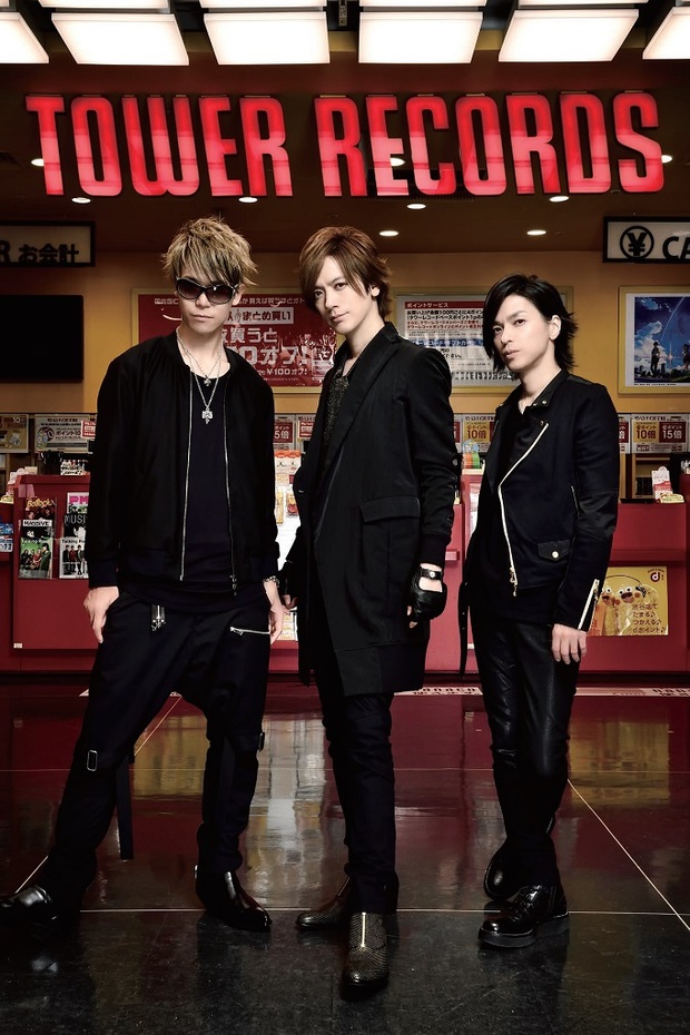 BREAKERZ『X』〈別冊tower+〉発行! 10年の活動と全コラボを