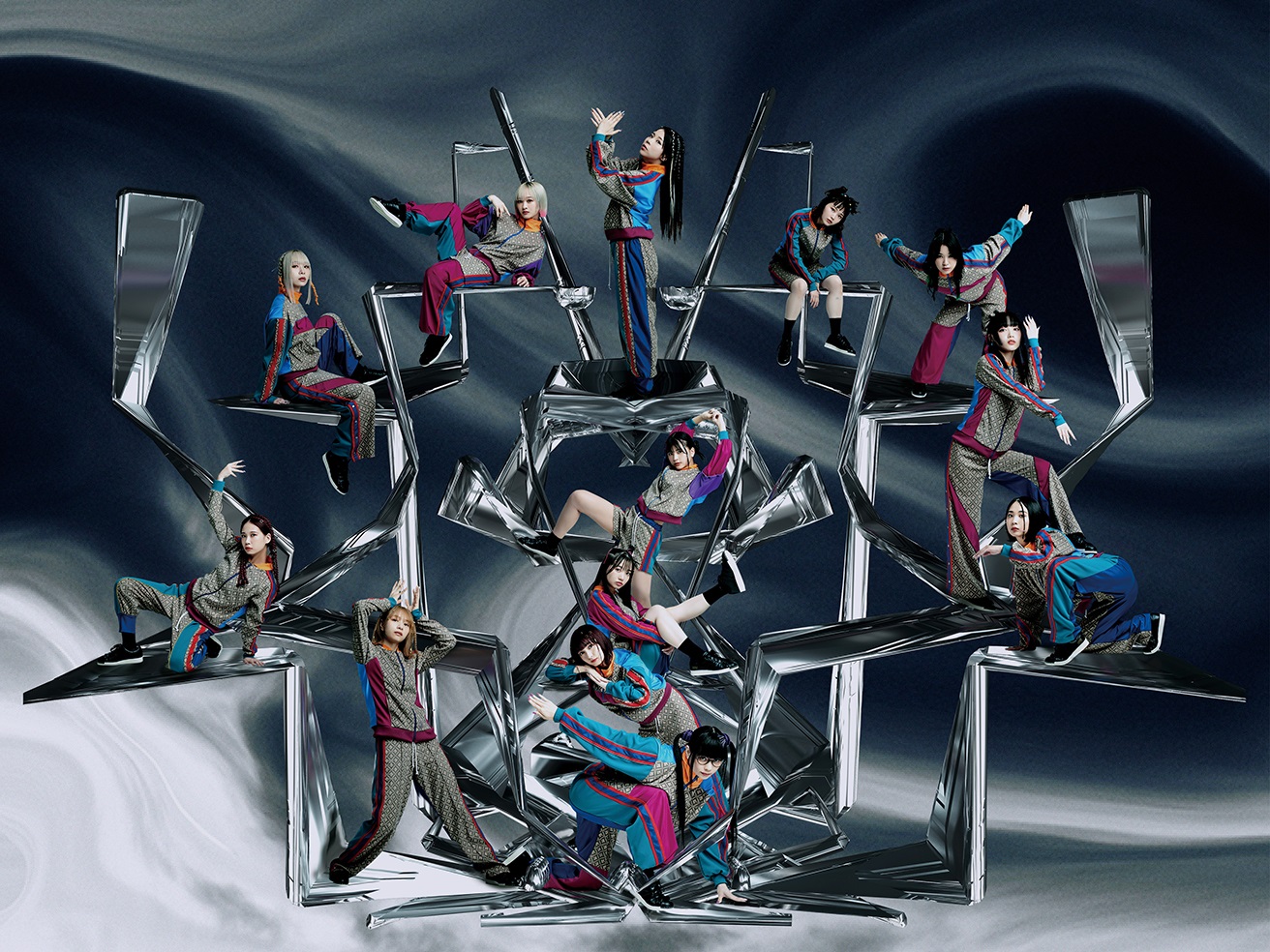 GANG PARADEが歌い踊る夜の遊び場にようこそ! カラフルな楽曲が揃った