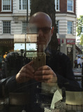 ブライアン・イーノ（Brian Eno）が『Reflection』で行う自己省察