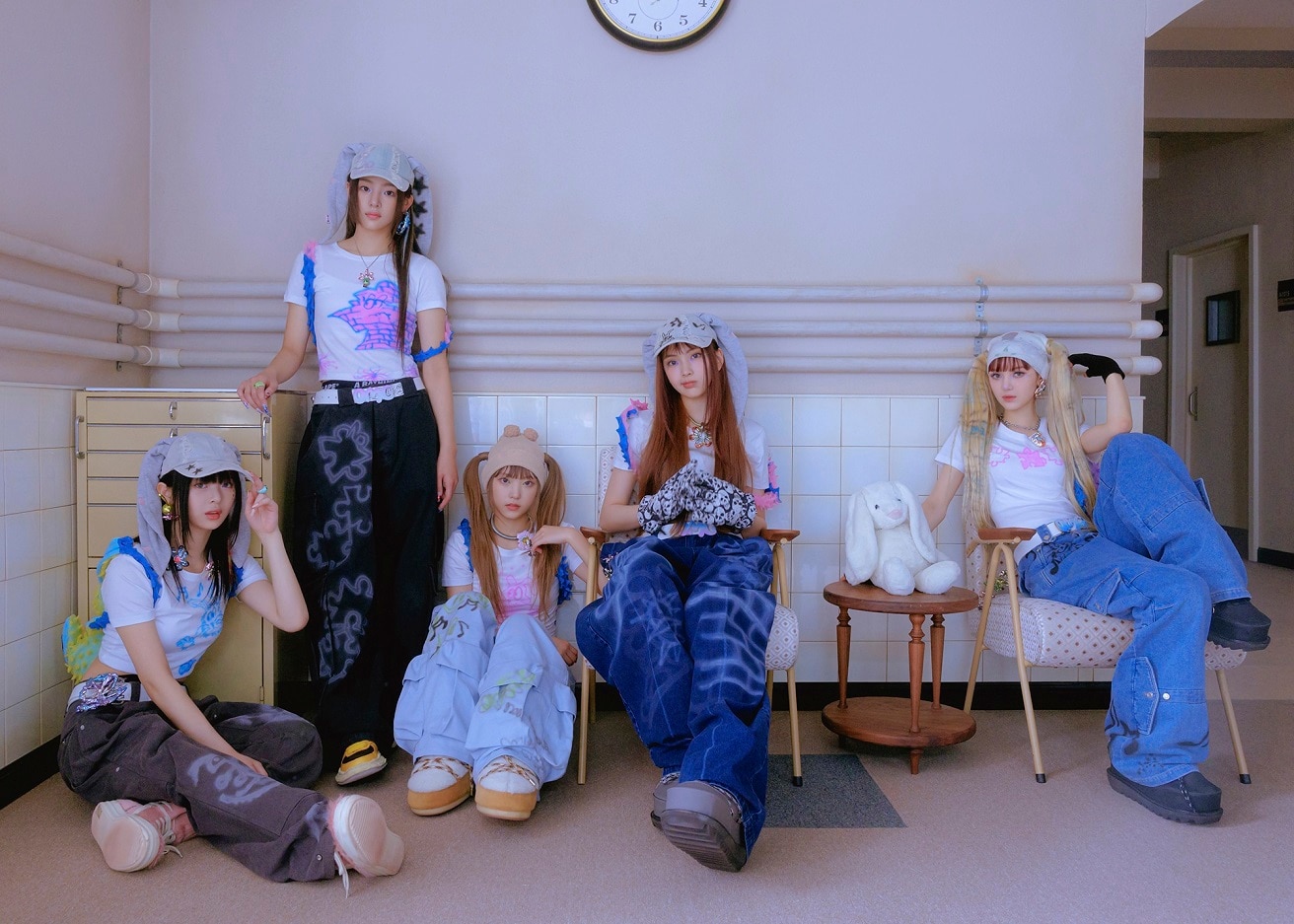 NewJeans “OMG” 考察を誘うMVにドラマティックな歌とサウンド――K-Popの