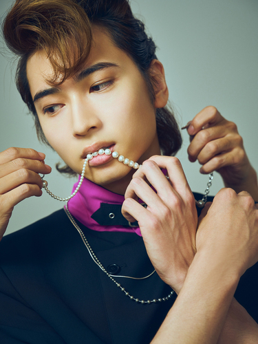 庄司浩平のストーリー形式写真集が発売 「仮面ライダーガヴ」「40まで