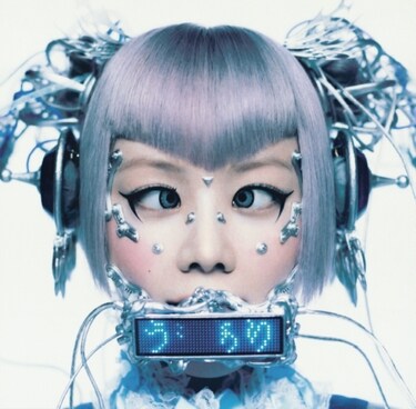XGがNO MUSIC, NO LIFE.ポスターに初登場! 銀座の鮨屋で自然な表情の
