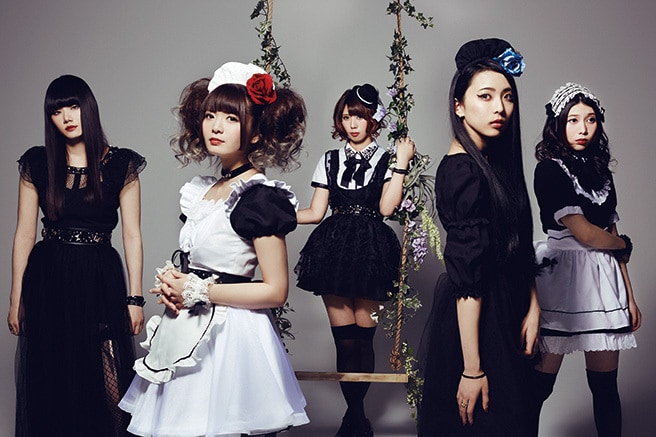 メイド服纏った本格派ハード・ロッキンなお給仕に骨抜き! BAND-MAIDが
