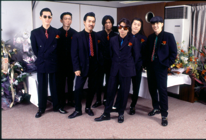 チェッカーズ〈FINAL TOUR〉のリマスター版がBlu-ray化、特典は〈GO〉ツアー中野サンプラザ公演の未発表映像　タワレコ久留米店での展示も