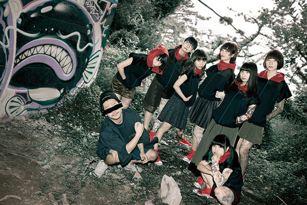 元SiSの面々迎えた新生GANG PARADE、7人編成で爆発的なダンス・アンセム“Plastic 2 Mercy”リメイクした新シングルを語る
