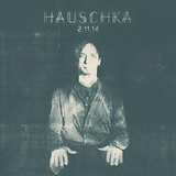 ハウシュカ、湯布院での公演の音源＋2014年作の未発表曲やデヴェンドラによるリミックス収めた日本独自編集盤