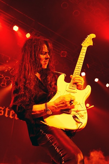 イングヴェイ・マルムスティーン（Yngwie Malmsteen）が再来日! 日本ツアーのアンコール公演を一夜限りで開催 | Mikiki by  TOWER RECORDS