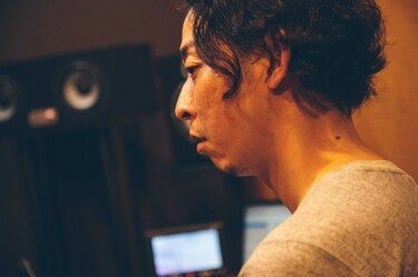 Naz『JUQCY』 冨田ラボがA&R担当と語る、特別なシンガーの条件 | Mikiki by TOWER RECORDS