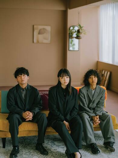 結局、私たちは3人とも曲の奴隷なんです」 Laura day romanceが語る