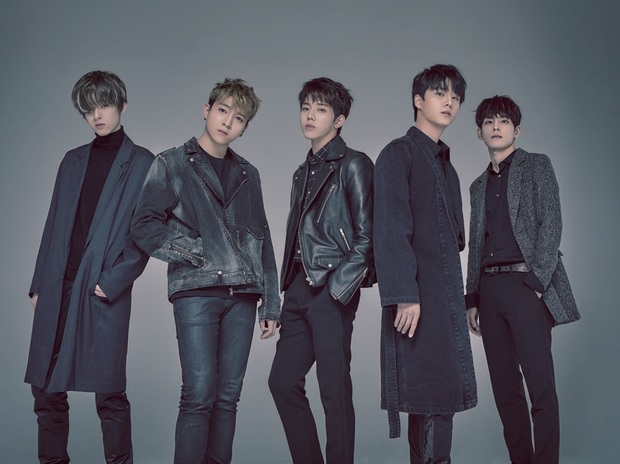 DAY6 『UNLOCK』 〈K-POP〉という枠組みには捉われないボーイズバンドによる、待望のJAPAN 1st ALBUM