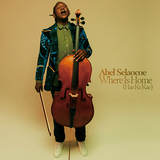 アベル・セラオコー（Abel Selaocoe）『Where Is Home? (Hae Ke Kae)』南アフリカのチェロ奏者がクラシックとアフリカ音楽を融合させたデビュー作