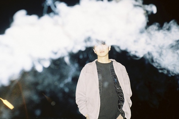 EASTOKLABのHayato Hiokiがインスト作『Swallowing Smoke』を発表　生活に寄り添うエレクトロ／アンビエント