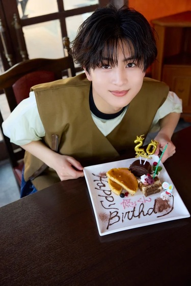超特急 ハル 柏木悠 パネル タワレコ 超特急の柏木悠1st 写真集「19→20」発売決定、タワレコ特典も