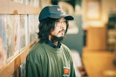 家主の4人が語る〈DOOM〉なあぶれ者たちのロック | Mikiki by