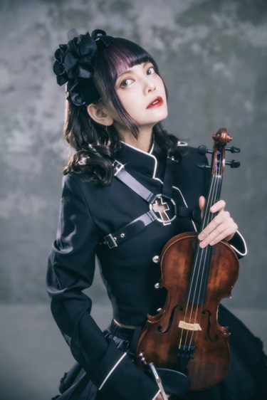 TONERICO、戦う乙女2人による新たなバイオリン音楽――Jillと星野沙織が初アルバムを語り尽くす | Mikiki by TOWER  RECORDS