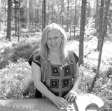 シニッカ・ランゲラン『The Magical Forest』 ノルウェーのフォーク歌手、天と地を繋ぐものテーマに描く世界共通の思想
