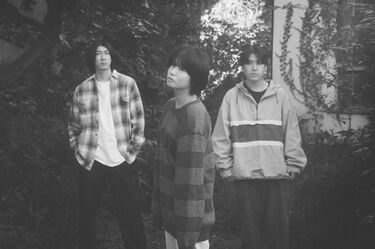 Mikiki's Young Bloods】Hammer Head Shark シューゲイザーを背景に