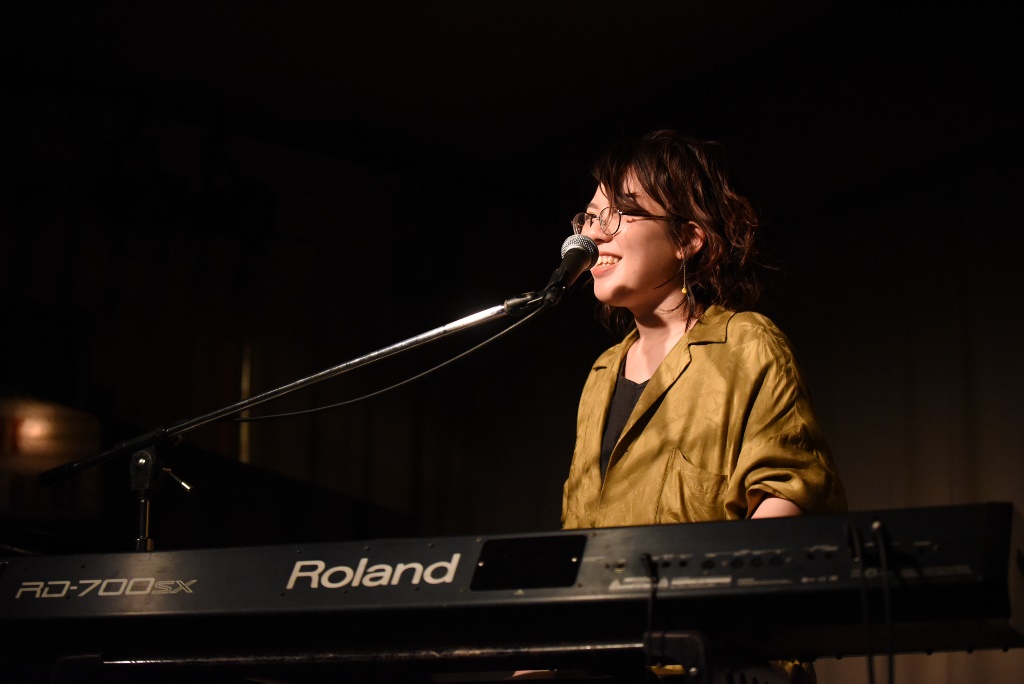 中村佳穂はディープとポップの交差点で歌う | Mikiki by TOWER