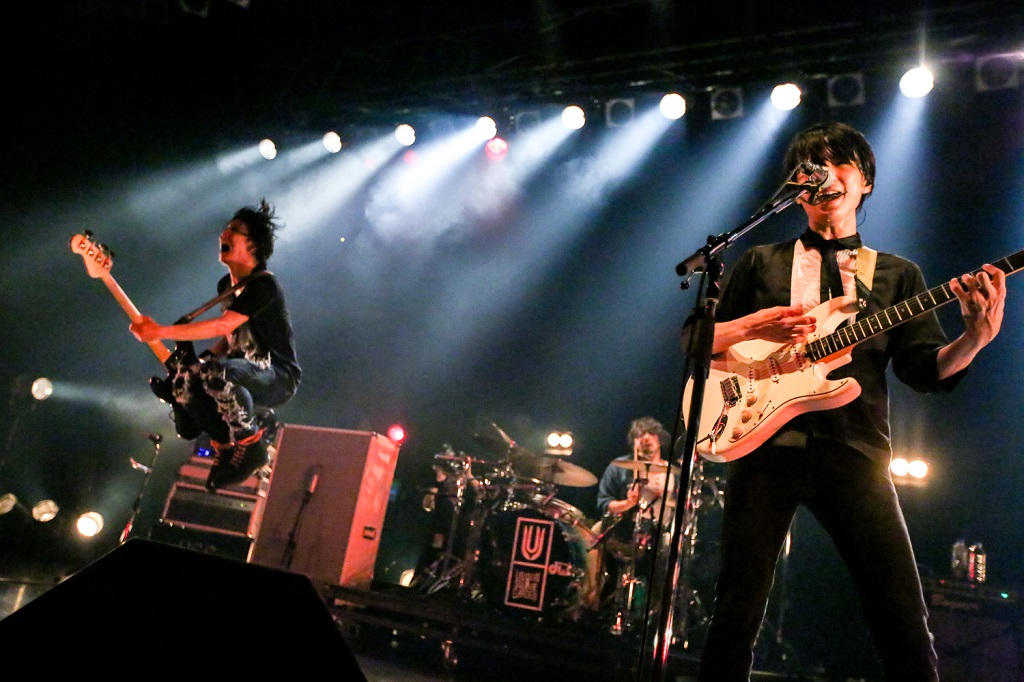 UNISON SQUARE GARDEN、最新シングルのリリース・ライヴ開催! 新旧織り