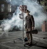 ダニエル・ホープ、スティングら迎えユダヤ系亡命作曲家をテーマにハリウッドの〈裏音楽史〉炙り出すコンセプト作