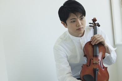 8つの名曲の主題を奏でるミニチュアバイオリン スタンド付き 8つの名曲