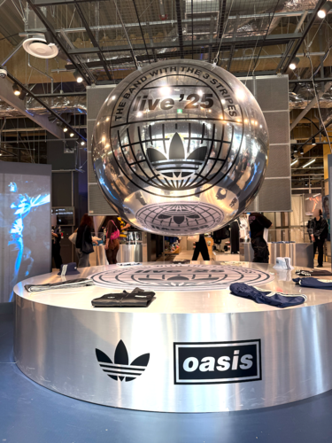 オアシス（Oasis）のポップアップストア〈Tokyo Fan Store〉へ