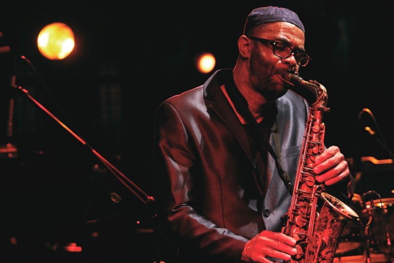 カマシが憧れたサックス奏者、ケニー・ギャレット来日! マイルスとの