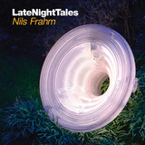ニルス・フラームが人気コンピ〈Late Night Tales〉に登場、ケージ“4分33秒”のカヴァーなど耽美なサウンドスケープ描く一枚