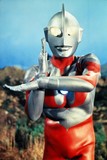 ウルトラマン・シリーズ放送開始50年!　1966～2016年の歴代ヒーロー主題歌を集めた5枚組大全集が完成