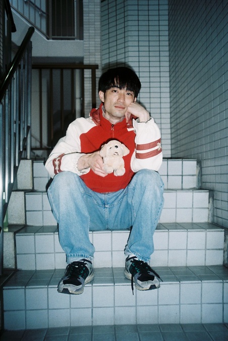 横沢俊一郎、素直で天邪鬼な音楽家は〈絶対大丈夫〉と言い切る Mikiki