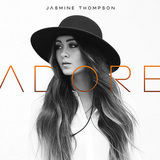 15歳のシンガー、ジャスミン・トンプソンが〈思春期のファイスト〉思わせる全編自作のアンニュイなエレポップ・サウンドで勝負した新EP