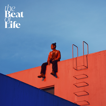 久保田利伸3年8か月ぶりの新曲“the Beat of Life”配信開始! 〈人生という1本の太いBeat〉を歌う | Mikiki by  TOWER RECORDS