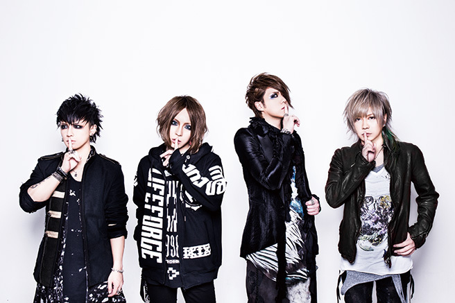 愛狂います。ベストアルバム 2006-2012 Aタイプ　ヴィジュアル系 V系 Amazon.co.jp: 愛狂います。2006-2012 [Bタイプ]: ミュージック