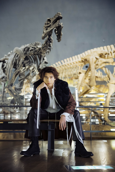 庄司浩平カレンダー 2026.04-2027.03」発売決定 恐竜好きの聖地・福井