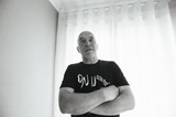 エイドリアン・シャーウッド（Adrian Sherwood）来日記念インタビュー「ダブの精神はLess Is More」 