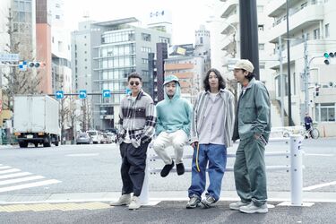 Yona Yona Weekenders 街を泳いで 生活重視のシティ ポップ 市井の日常をユーモラスに綴る4人が登場 Mikiki