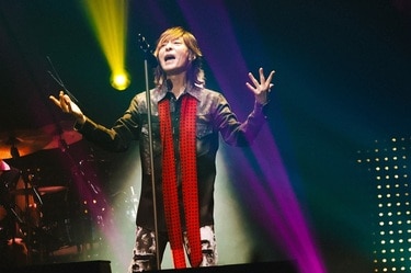 TM NETWORKは鉄壁のライブバンド――松本孝弘との共演、懐かしの演出も