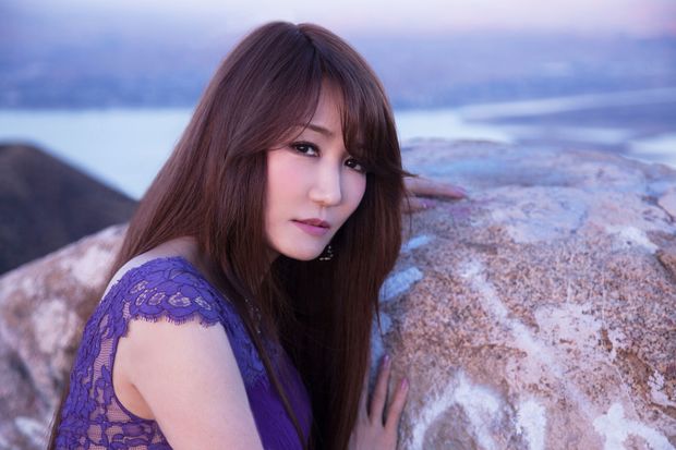 浜田麻里 『Gracia』 〈メタル・クイーン〉が放つ、これまでとは別次元のオーラ
