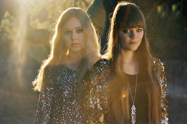 ファースト・エイド・キット（First Aid Kit）、美しいハーモニーを持つスウェーデン姉妹がフジロックに | Mikiki by TOWER  RECORDS