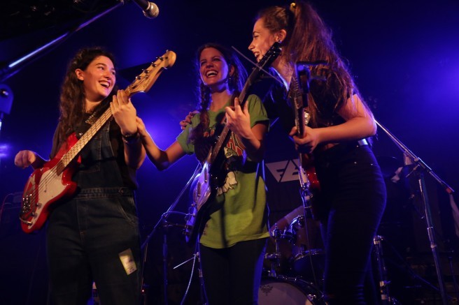 ハインズが世界の人々を魅了する理由とは? 気迫満点の初来日公演で魅せた、熱狂と狂騒のステージをレポ Mikiki by TOWER RECORDS