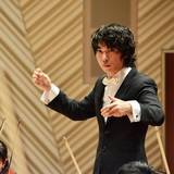 川崎室内管弦楽団音楽監督・指揮者、坂入健司郎 インタヴュー―注目の若手指揮者の才能を生み出したもの