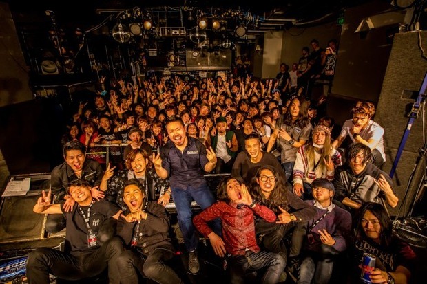 気鋭の4バンドがしのぎを削る! 開催中の合同ツアー〈REDLINE RIOT TOUR 2015〉初日レポ&コメント映像も