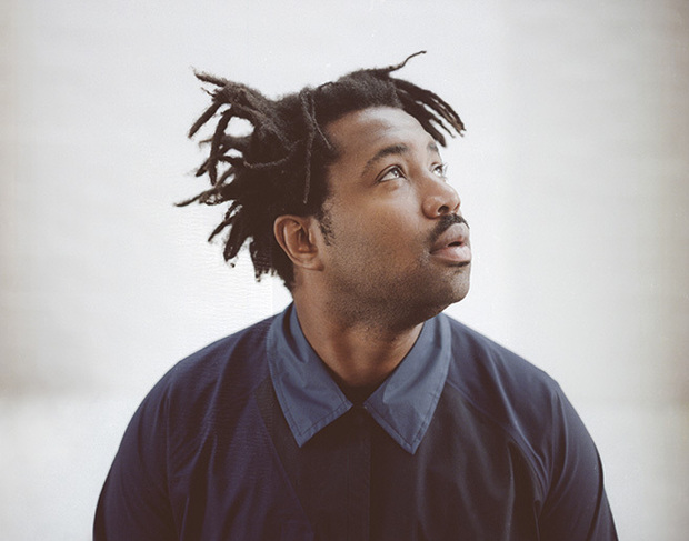 サンファ(Sampha)『Process』カニエやドレイクが見出した逸材が、聖なる歌声とUKならではの折衷的ビートを刻み込んだ初作を紐解く