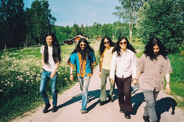 幾何学模様 Kikagaku Moyo 非技巧派の精神とオルタナティブな美学に貫かれたバンド Mikiki