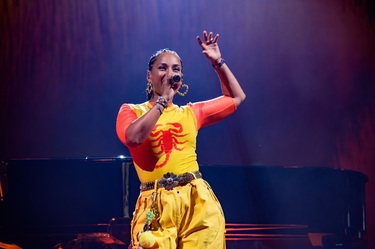 アリシア・キーズ（Alicia Keys）の歌声が東京を包み込む――サマソニに